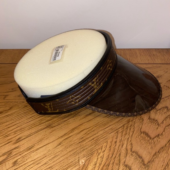 SOLD@@@@@@Louis Vuitton Sun Visor - Picture 6 of 15